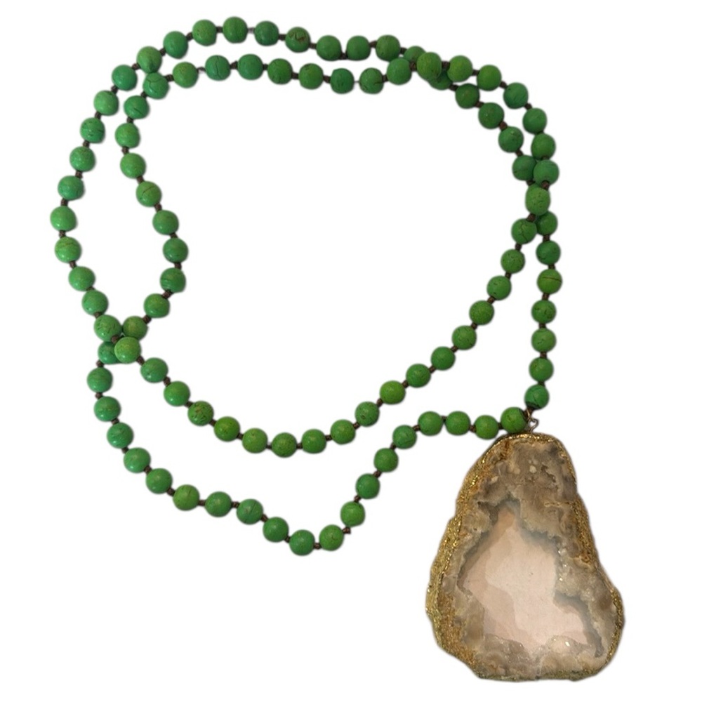 HANDMADE Green Beaded Quartz Pendant Necklace
